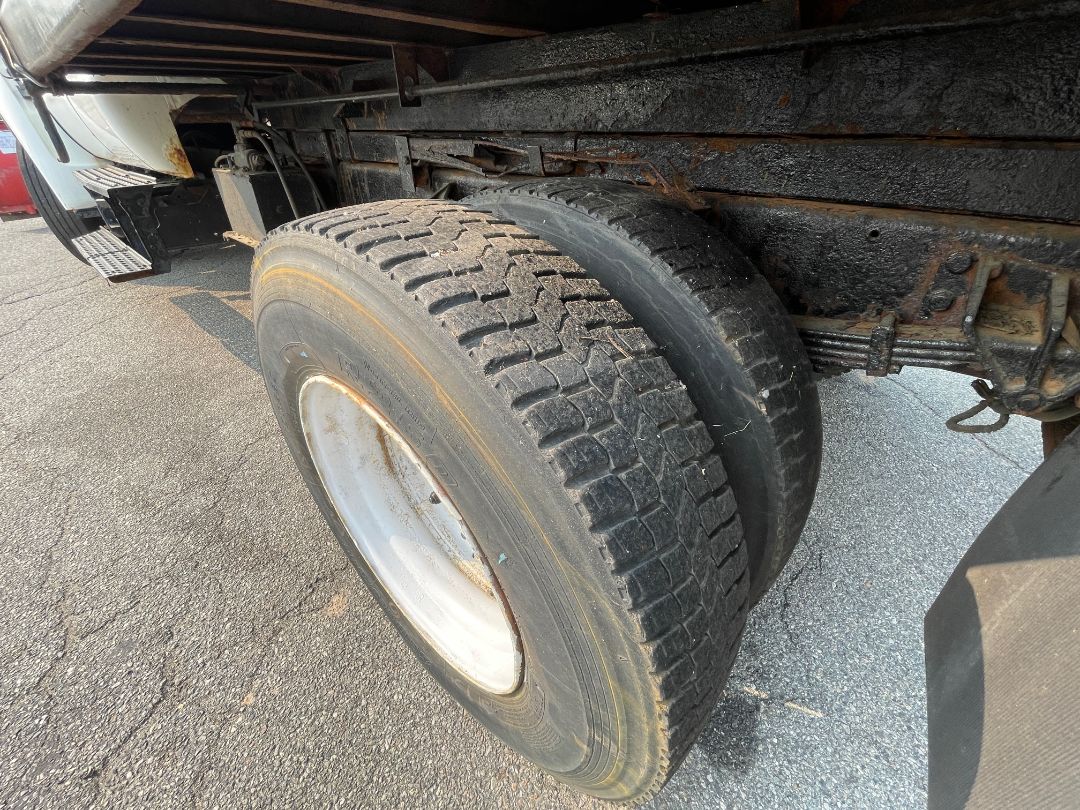 2003 FORD F650 XLT - Image 11